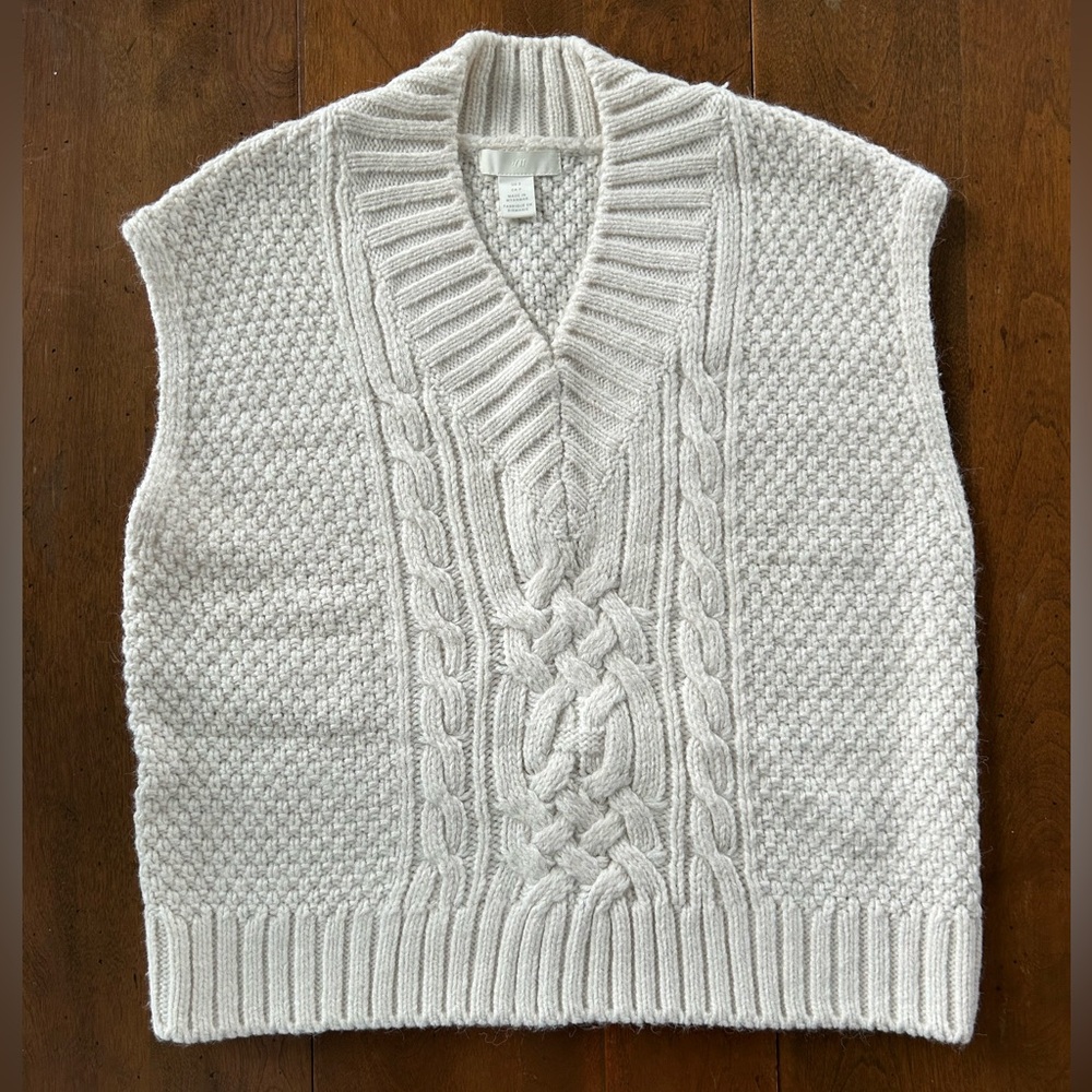 Women's Cable Knit V-Neck Sweater Vest - Cream